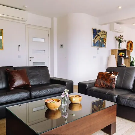 Gold Penthouse דירה